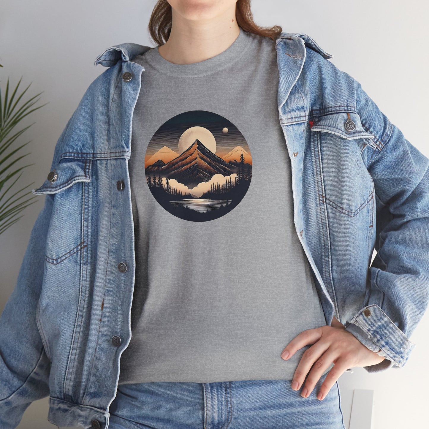 Mountain, Forest & Lake Nature-inspired T-shirt Sport Grey - Model