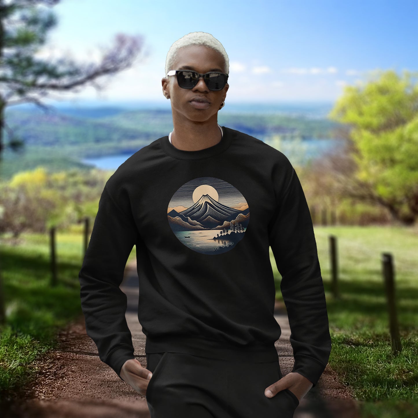 Mountain & Lake Nature-inspired Crewneck Black - Model